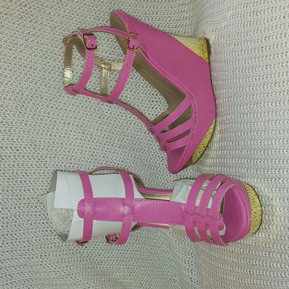 Magenta colored Wedge Heels w/ankle straps and gold accents-New, never worn